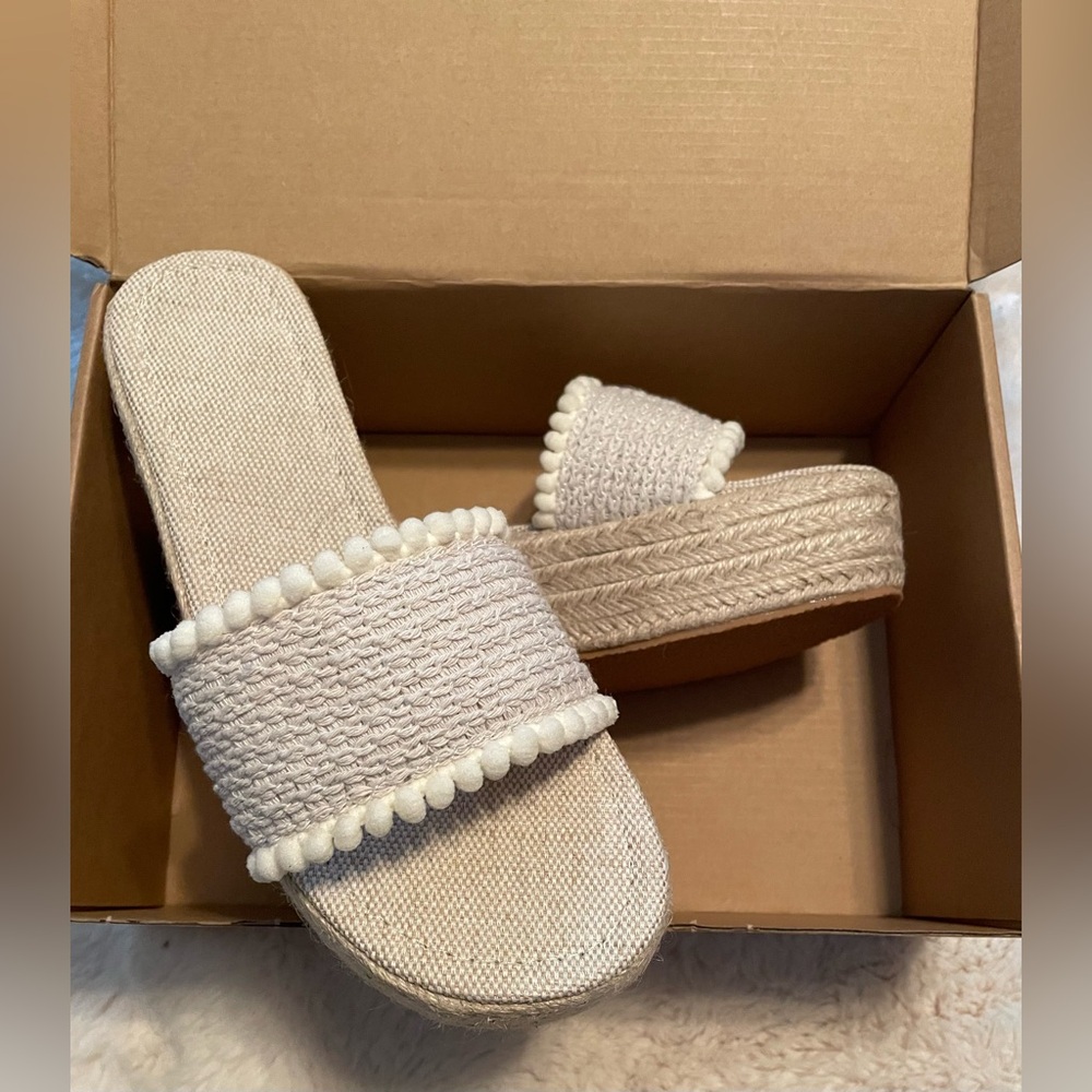 Cream and white wedge sandals in size 40 NIB